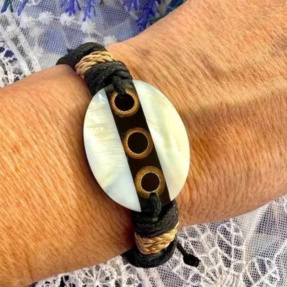 Vintage Leather & Mother of Pearl Boho Bracelet - Picture 11 of 11